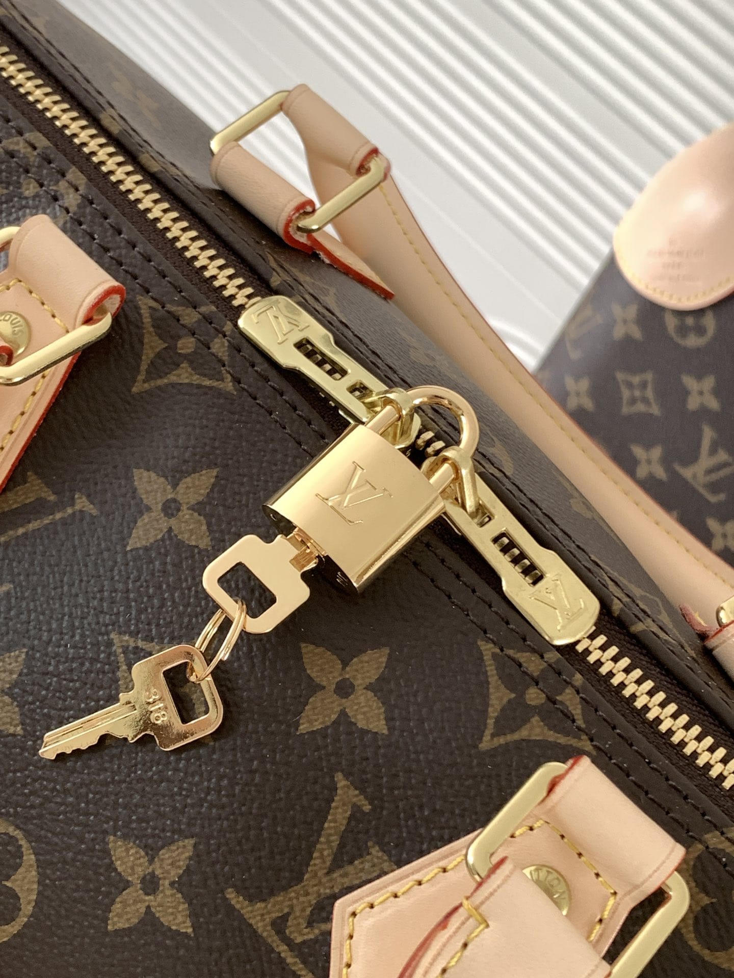 Louis Vuitton Speedy Bandoulière 35 Handle Shoulder Bag in Monogram Canvas