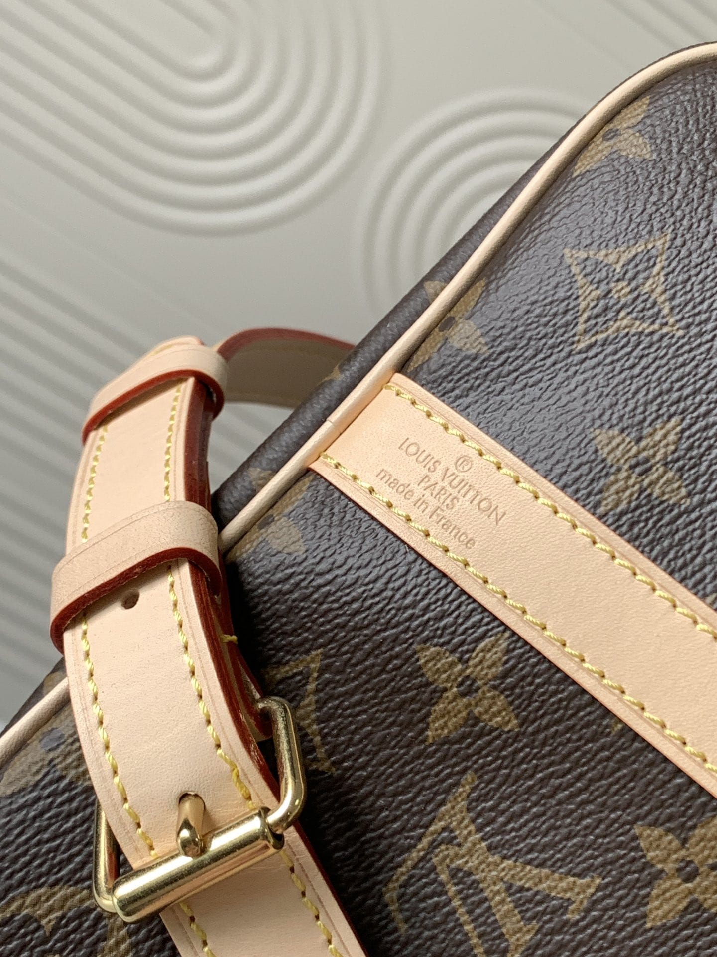 Louis Vuitton Speedy Bandoulière 35 Handle Shoulder Bag in Monogram Canvas