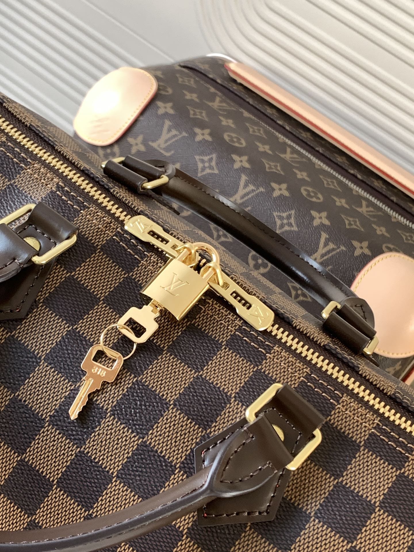 Louis Vuitton Speedy Bandoulière 35 Handle Shoulder Bag in Damier Ebene Canvas