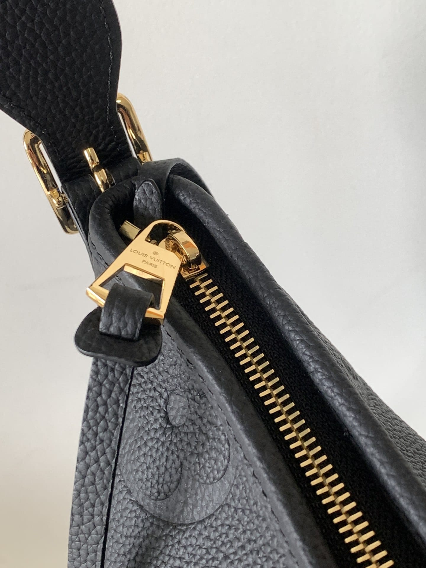 Louis Vuitton CarryAll PM Shoulder Bag in Monogram Empreinte Leather - Black