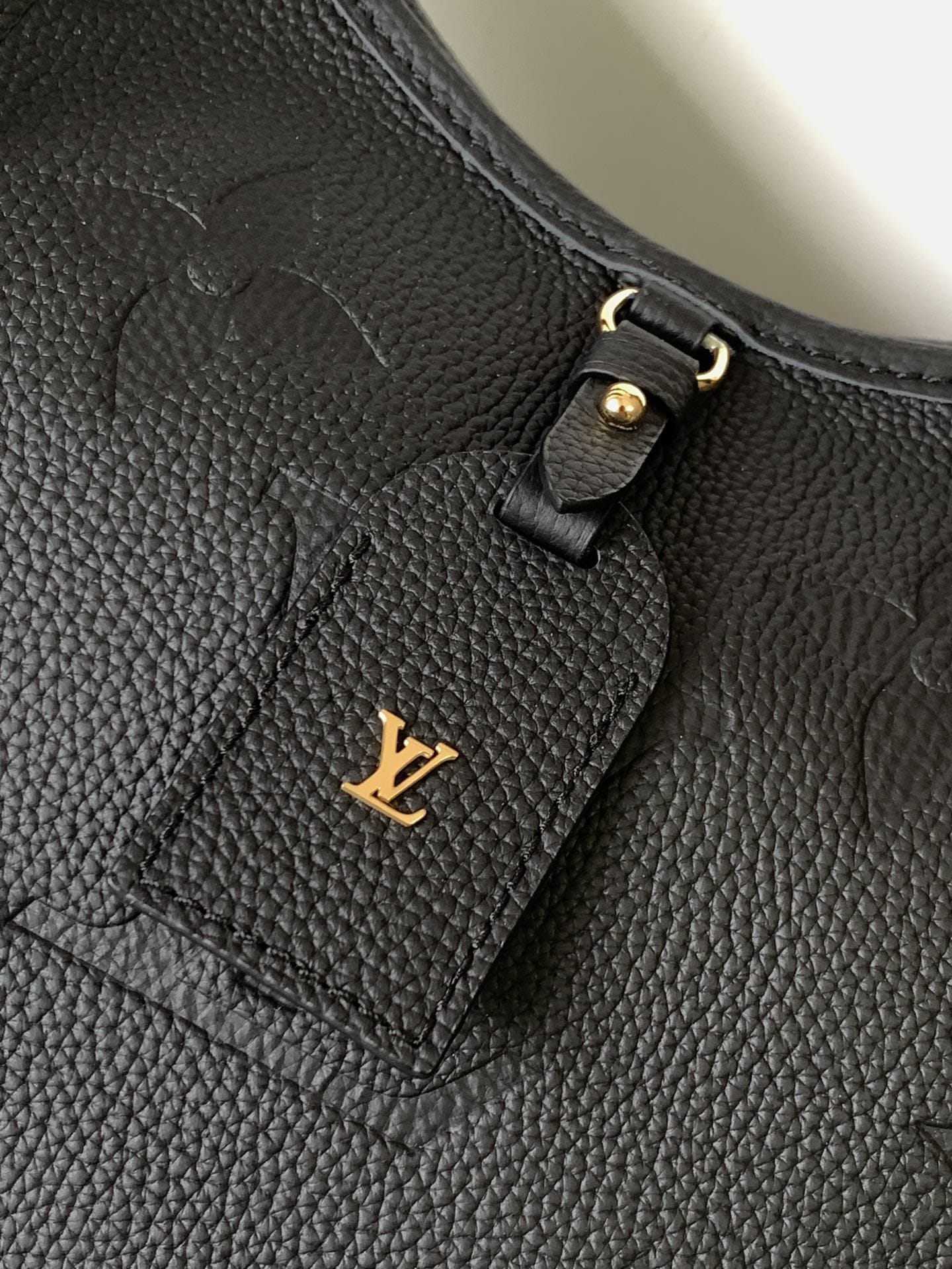 Louis Vuitton CarryAll PM Shoulder Bag in Monogram Empreinte Leather - Black