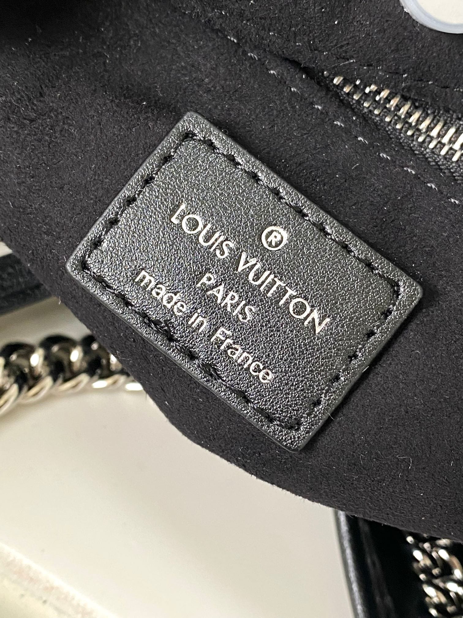 Louis Vuitton CarryAll Cargo Vibe PM Shoulder Bag in Lambskin - Black