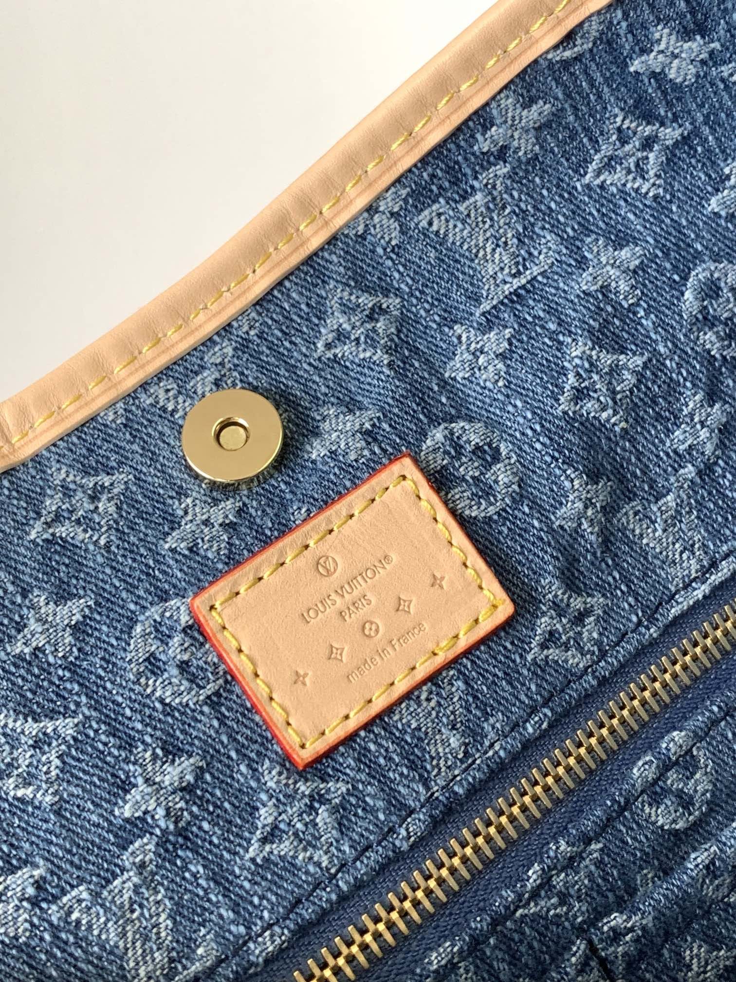 Louis Vuitton CarryAll MM Shoulder Bag - Monogram Denim