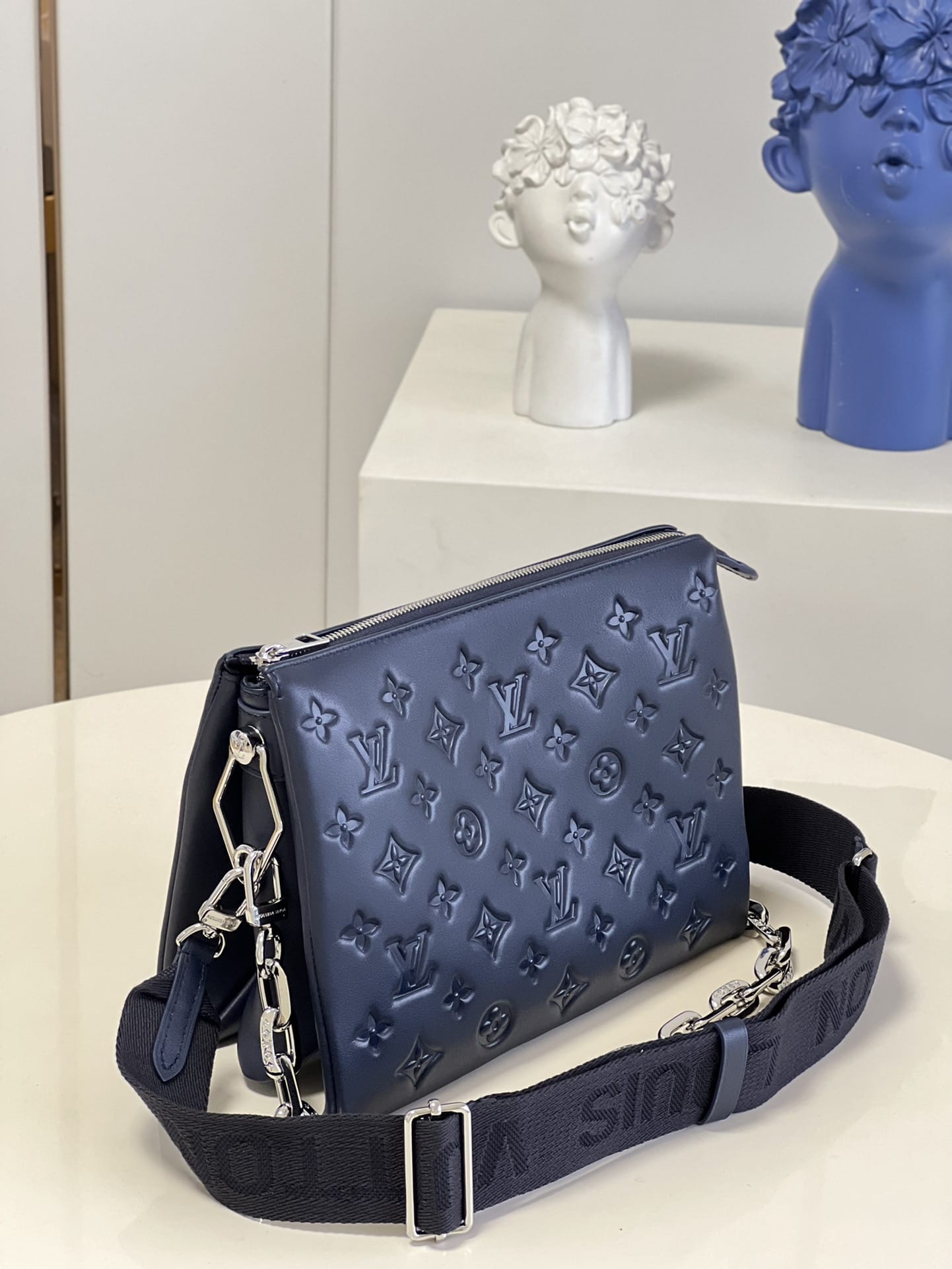 Louis Vuitton Coussin PM Handle Shoulder Bag in Puffy Lambskin - Navy