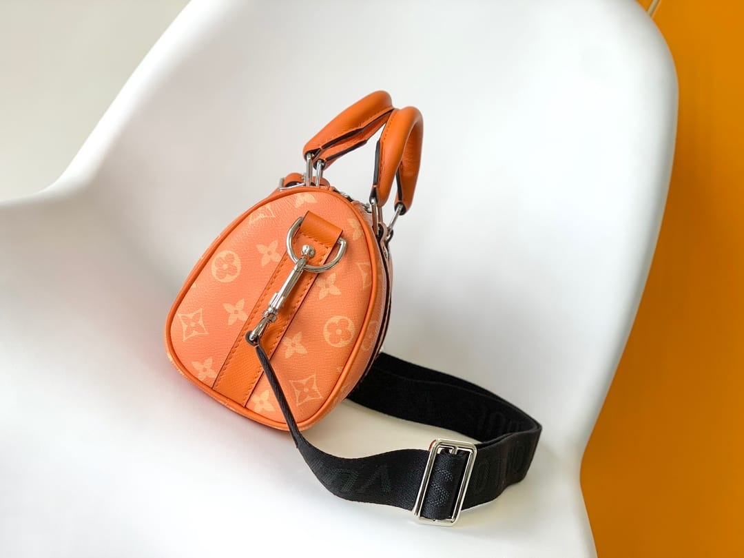 Louis Vuitton Keepall Bandoulière 25 Bag - Tangerine