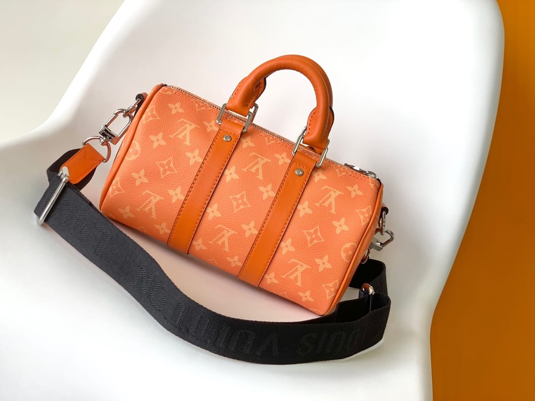 Louis Vuitton Keepall Bandoulière 25 Bag - Tangerine