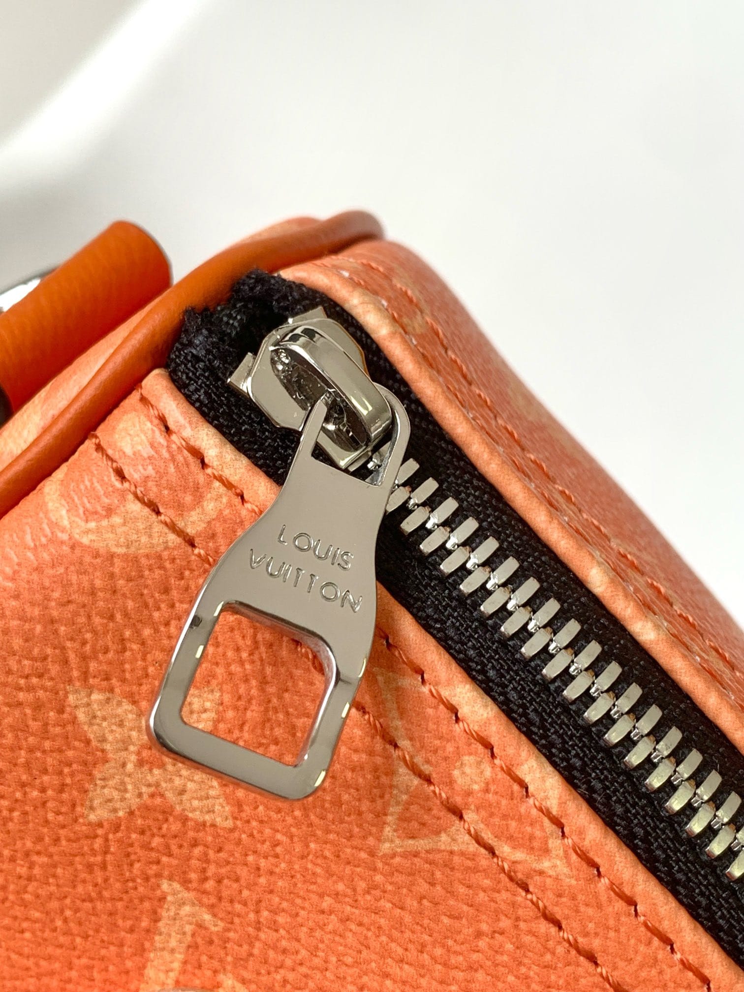 Louis Vuitton Keepall Bandoulière 25 Bag - Tangerine