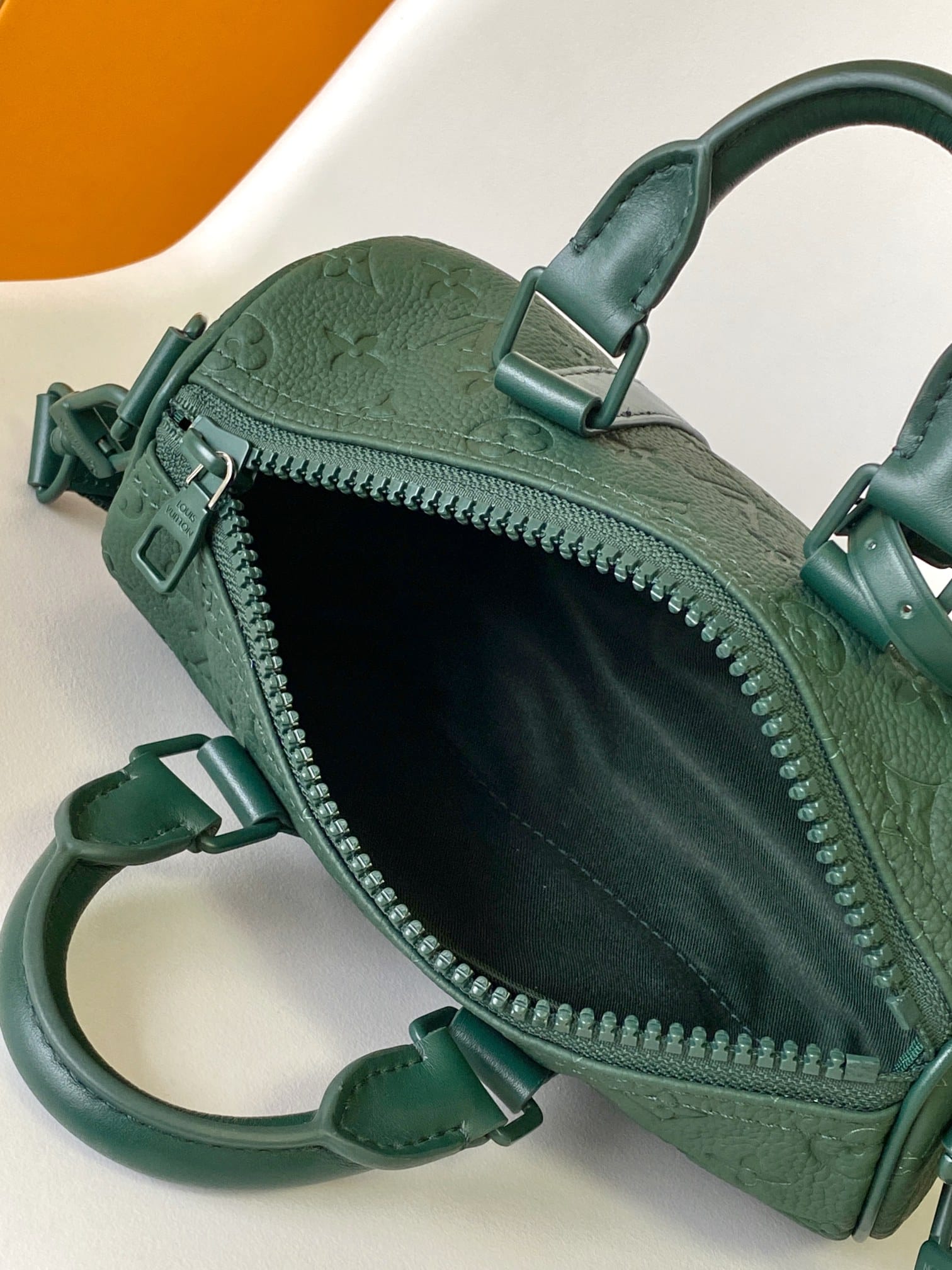 Louis Vuitton Keepall Bandoulière 25 Bag - Forest Green