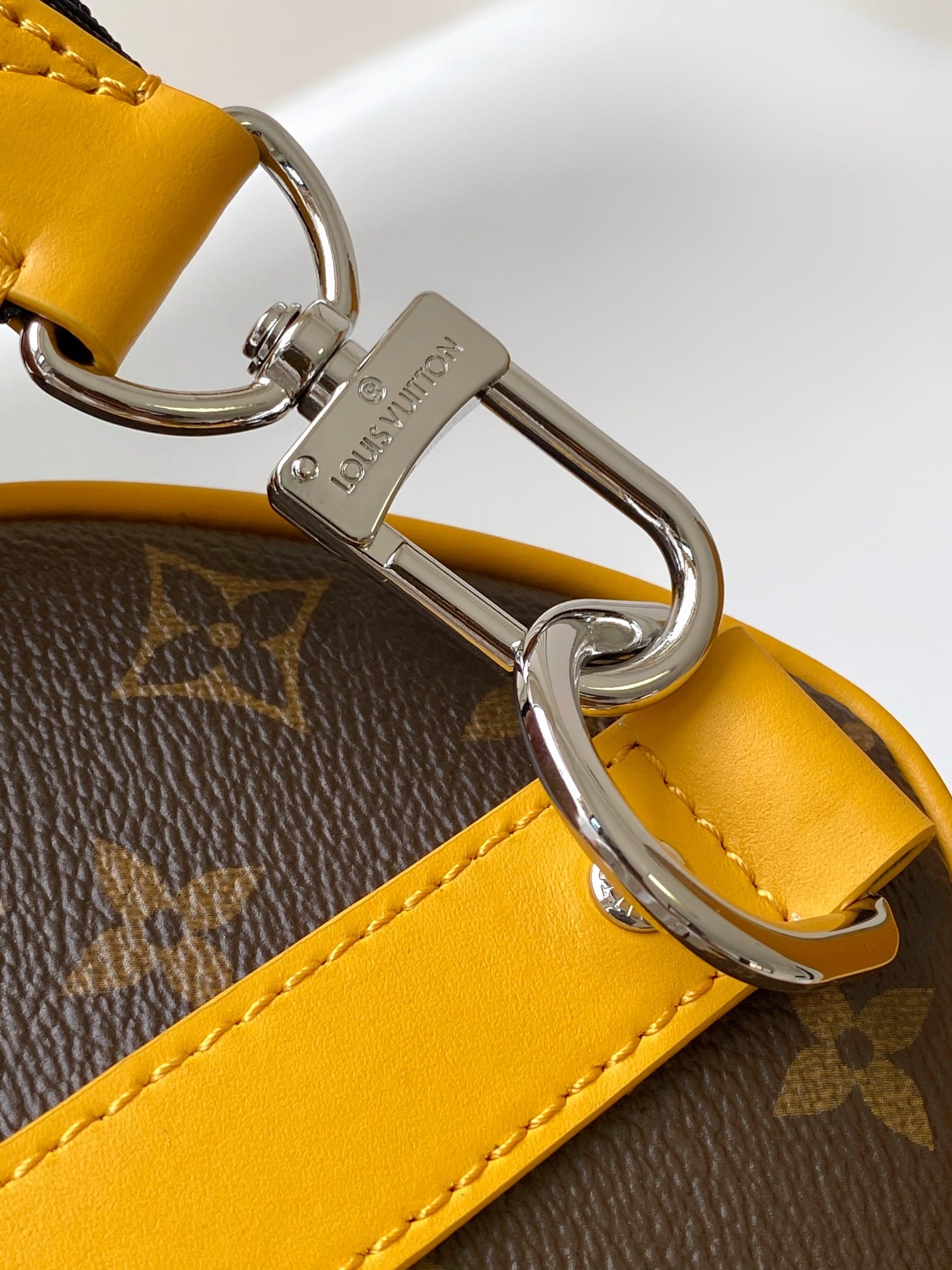 Louis Vuitton Keepall Bandoulière 35 Bag - Safran Yellow