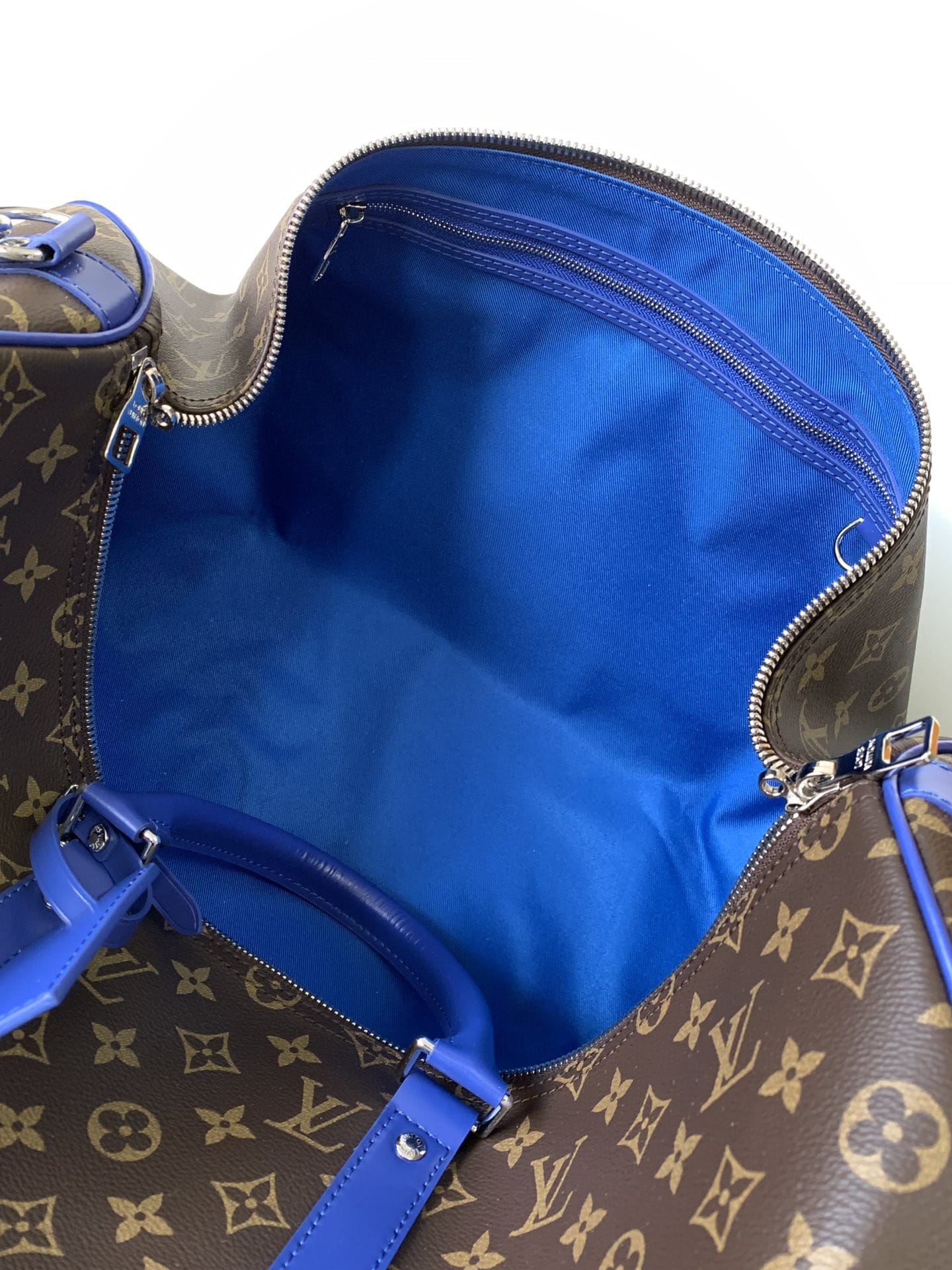 Louis Vuitton Keepall Bandoulière 50 Bag in Monogram Canvas - Indigo Blue