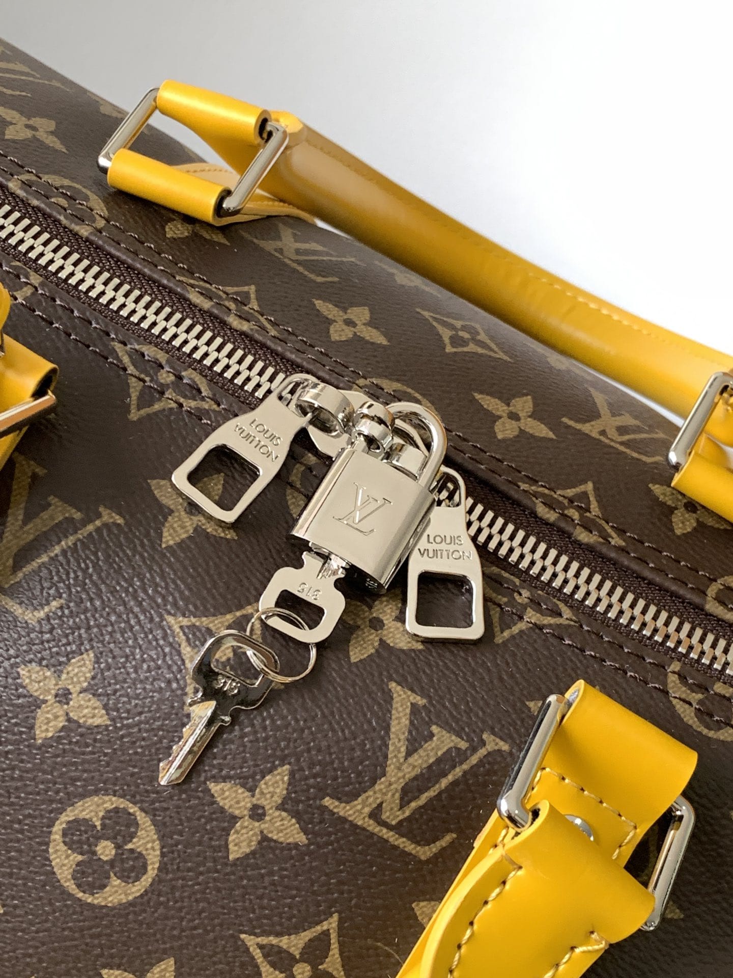 Louis Vuitton Keepall Bandoulière 50 Bag in Monogram Canvas - Safran Yellow