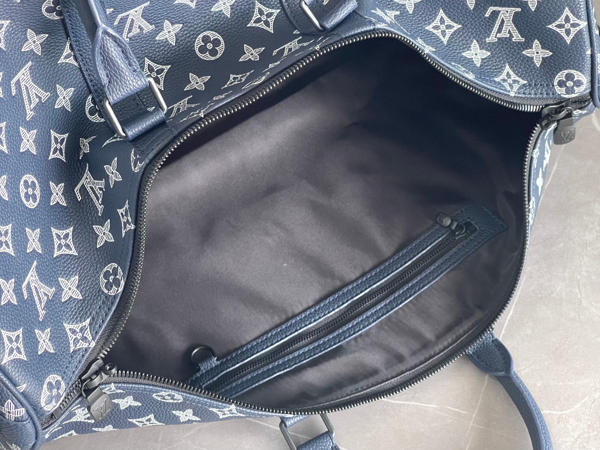 Louis Vuitton Keepall Bandoulière 50 Bag in Monogram Shadow Leather - Ink Blue/White