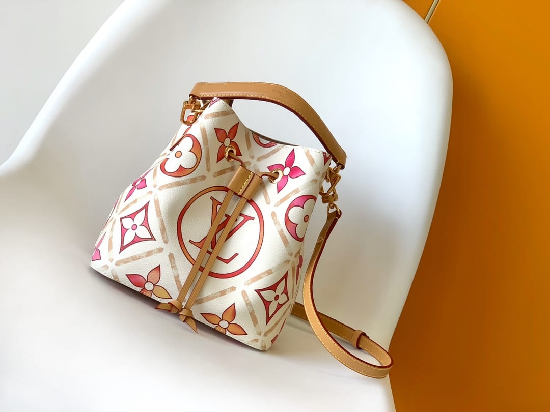 Louis Vuitton NéoNoé BB Bucket Bag in Monogram Canvas - Coral