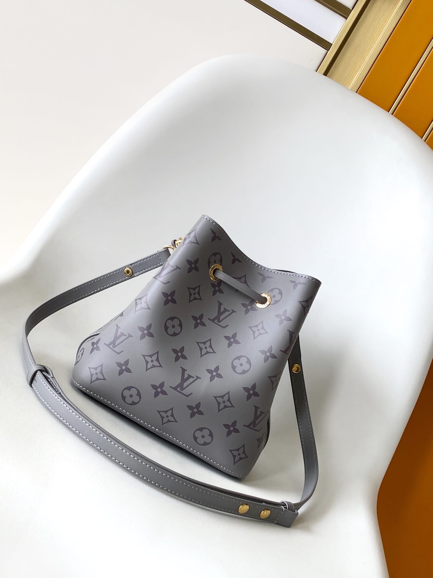 Louis Vuitton NéoNoé BB Bucket Bag in Calfskin Leather