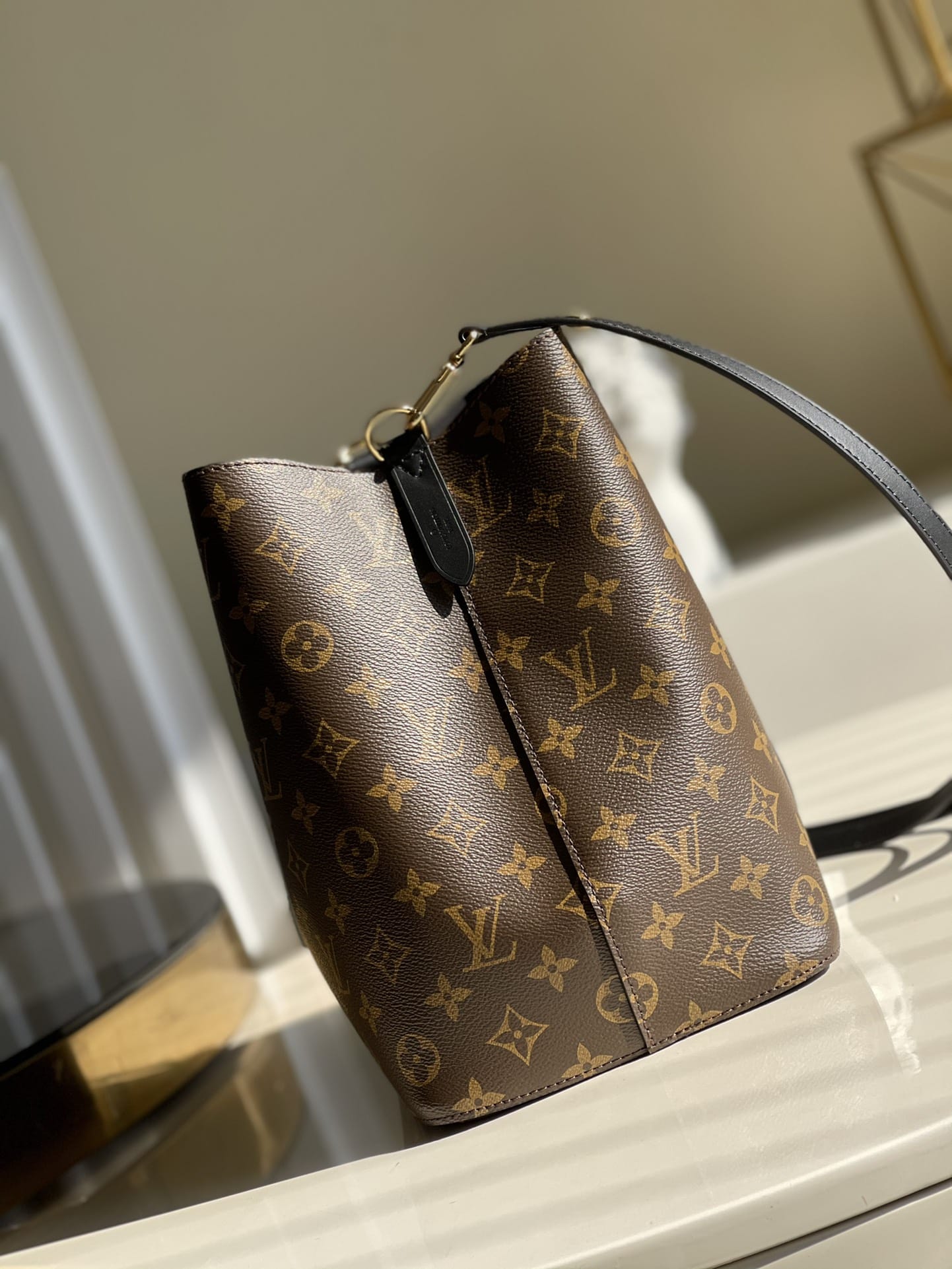 Louis Vuitton NéoNoé MM Bucket Bag in Monogram Canvas - Black