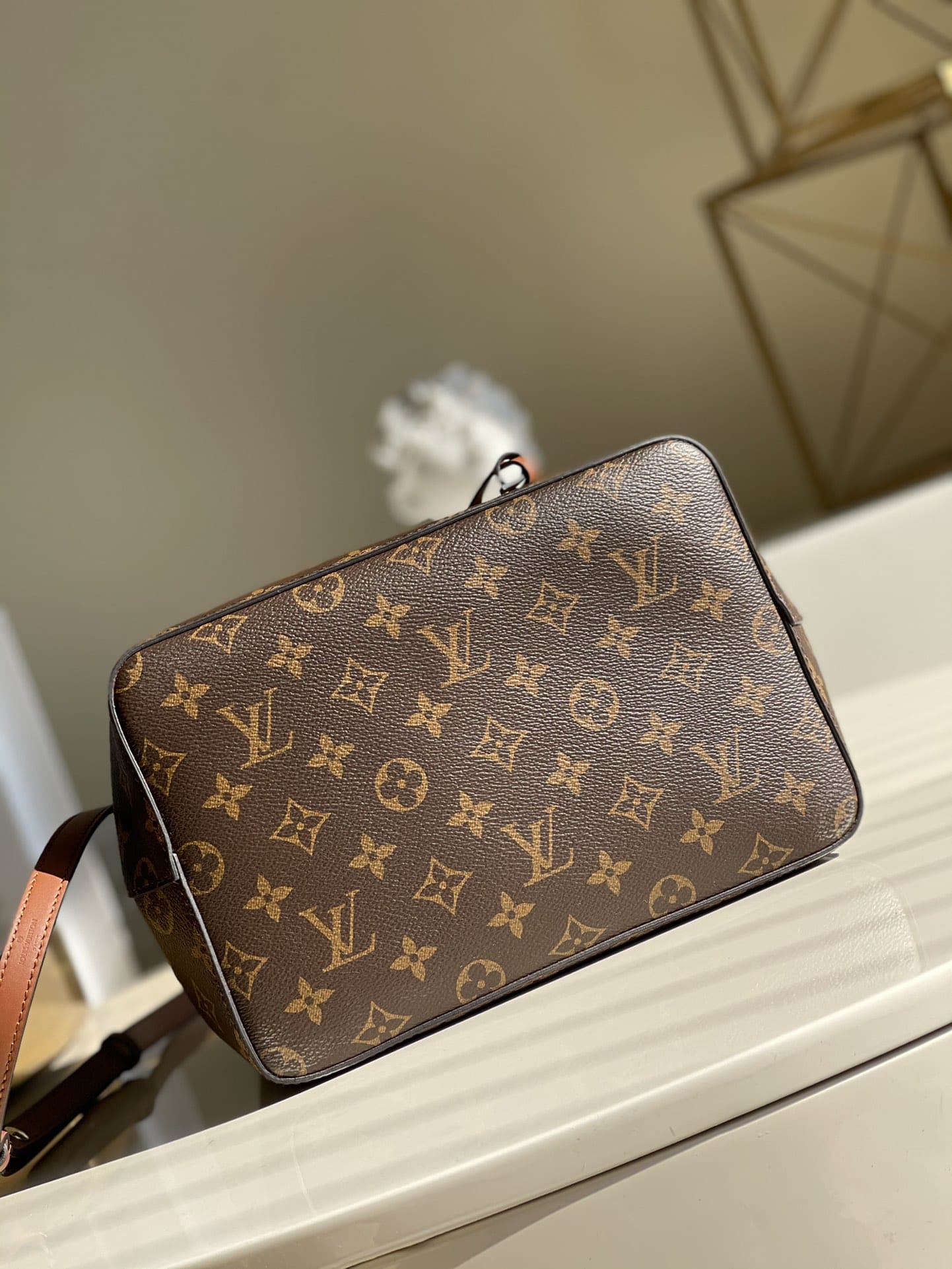 Louis Vuitton NéoNoé MM Bucket Bag in Monogram Canvas - Caramel