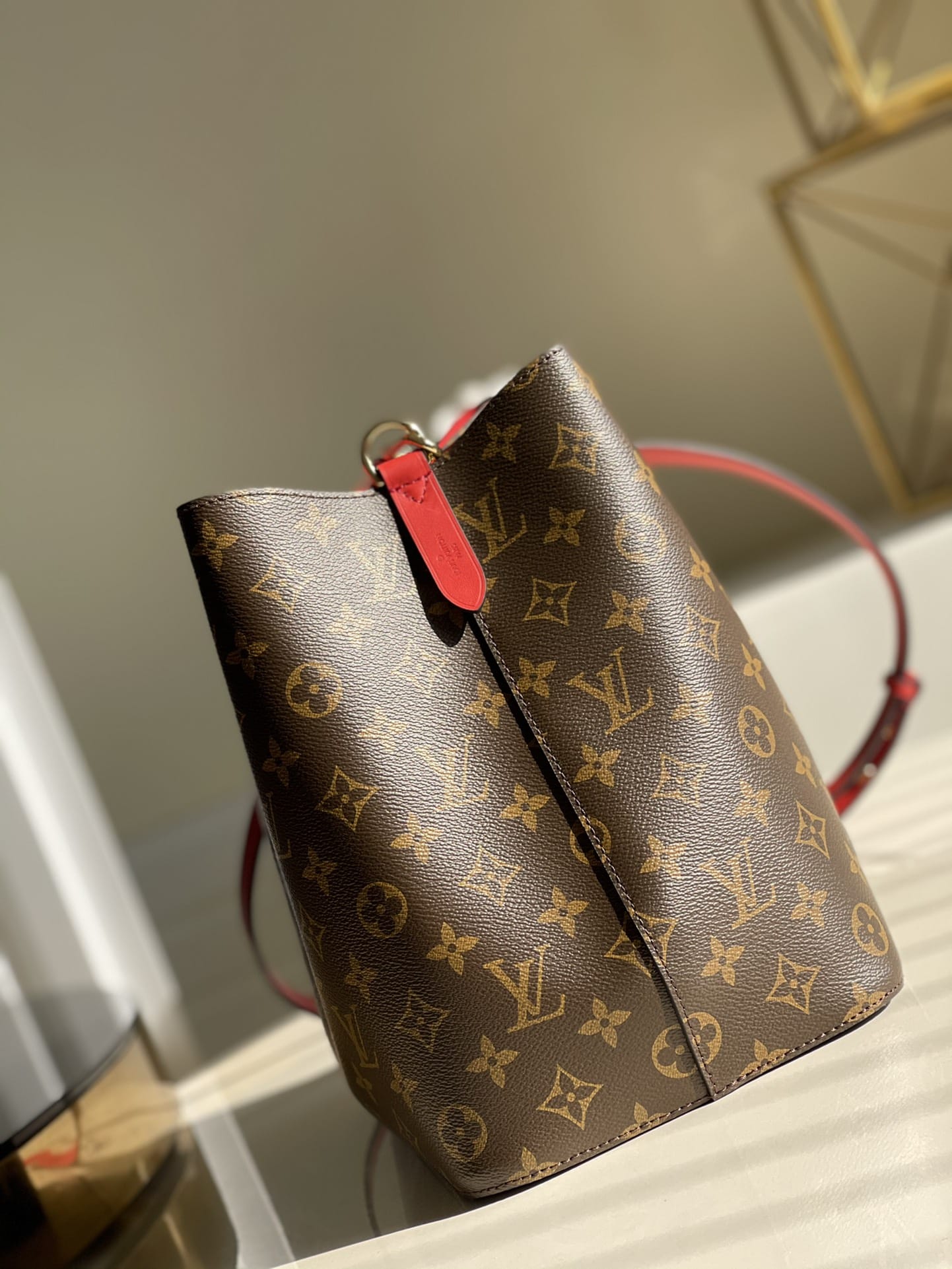 Louis Vuitton NéoNoé MM Bucket Bag in Monogram Canvas - Red