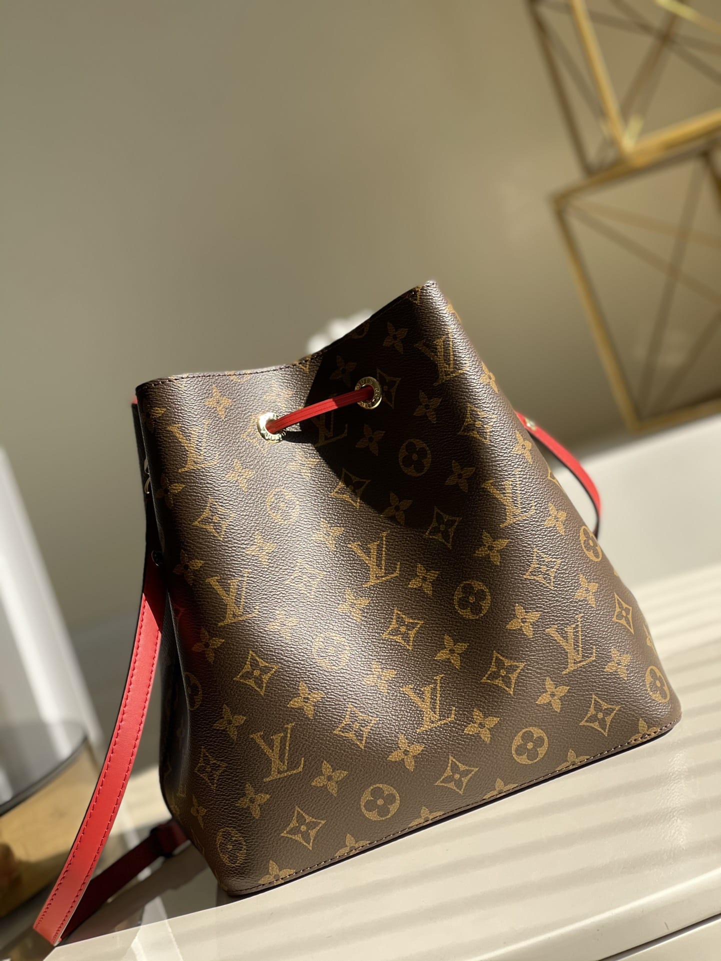 Louis Vuitton NéoNoé MM Bucket Bag in Monogram Canvas - Red