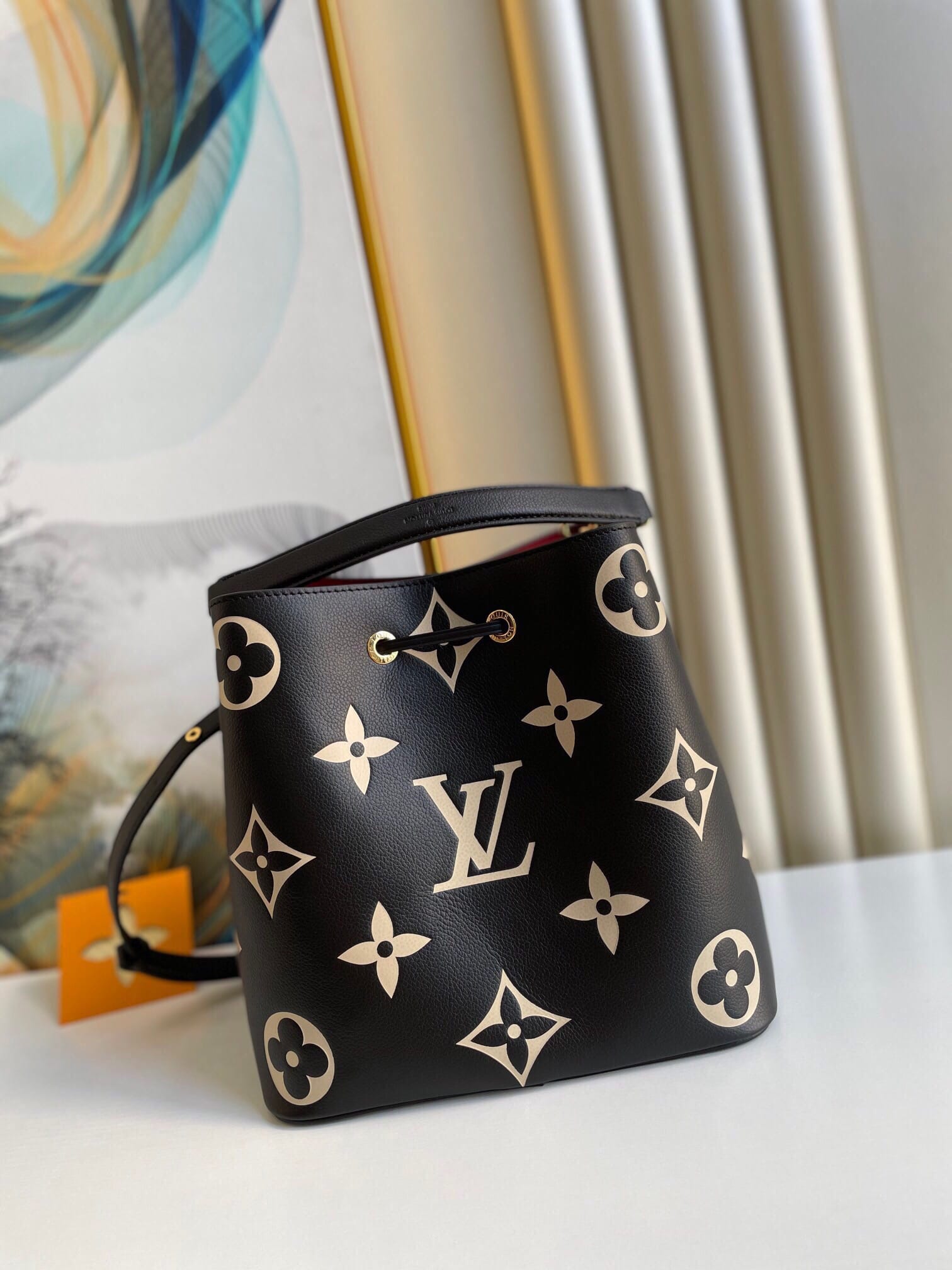 Louis Vuitton NéoNoé MM Bucket Bag in Bicolor Monogram Empreinte Leather - Black/Beige