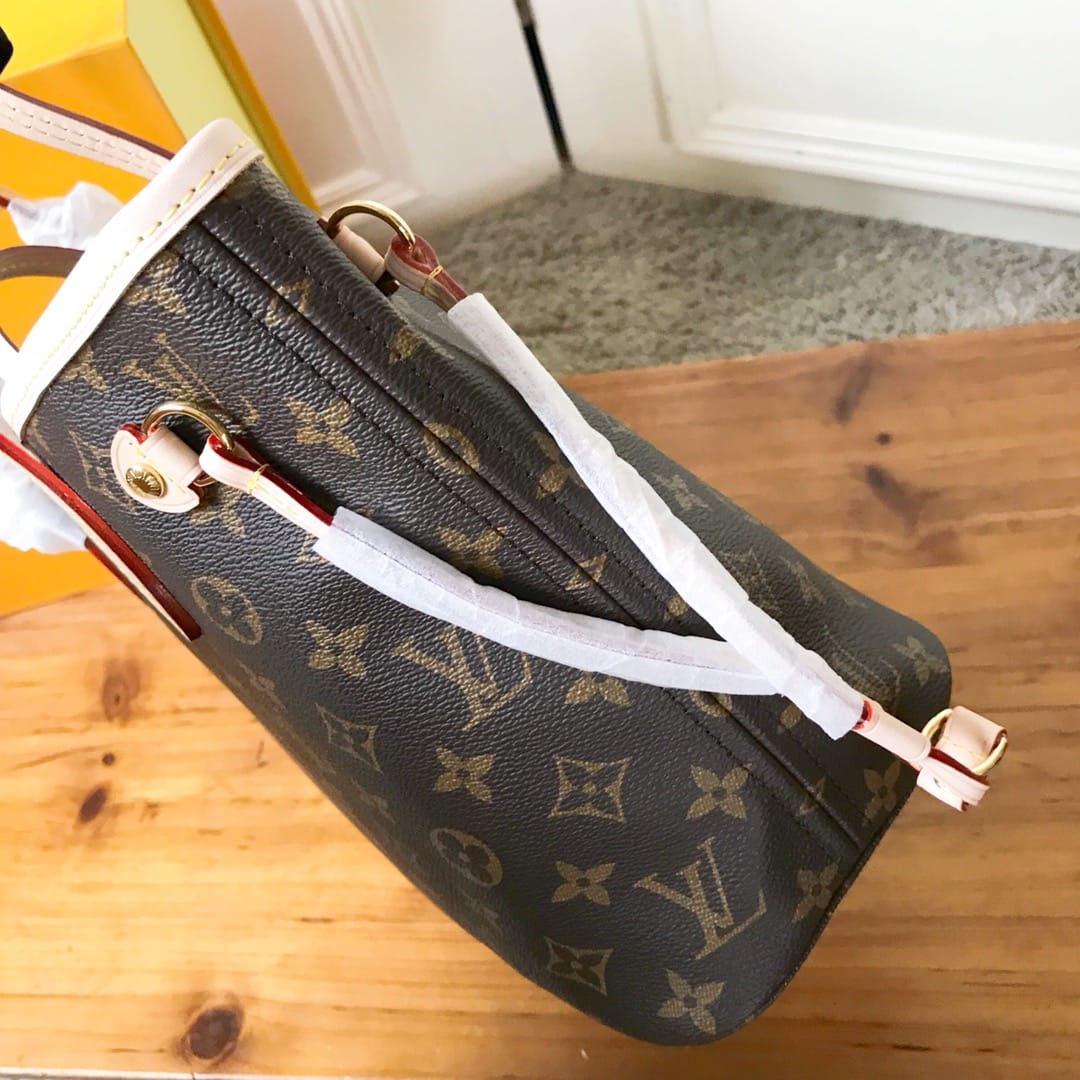 Louis Vuitton Neverfull PM Tote Bag in Monogram Canvas - Beige