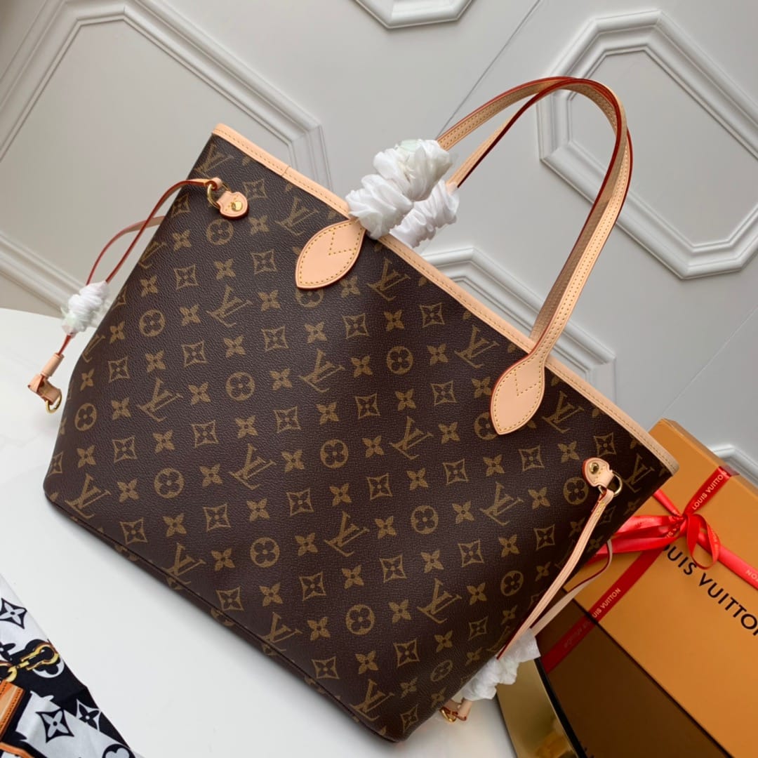 Louis Vuitton Neverfull MM Tote Bag in Monogram Canvas - Cerise Red