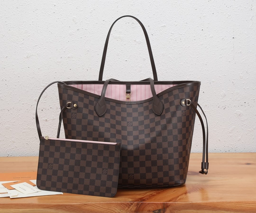 Louis Vuitton Neverfull MM Tote Bag in Damier Ebene Canvas - Pink