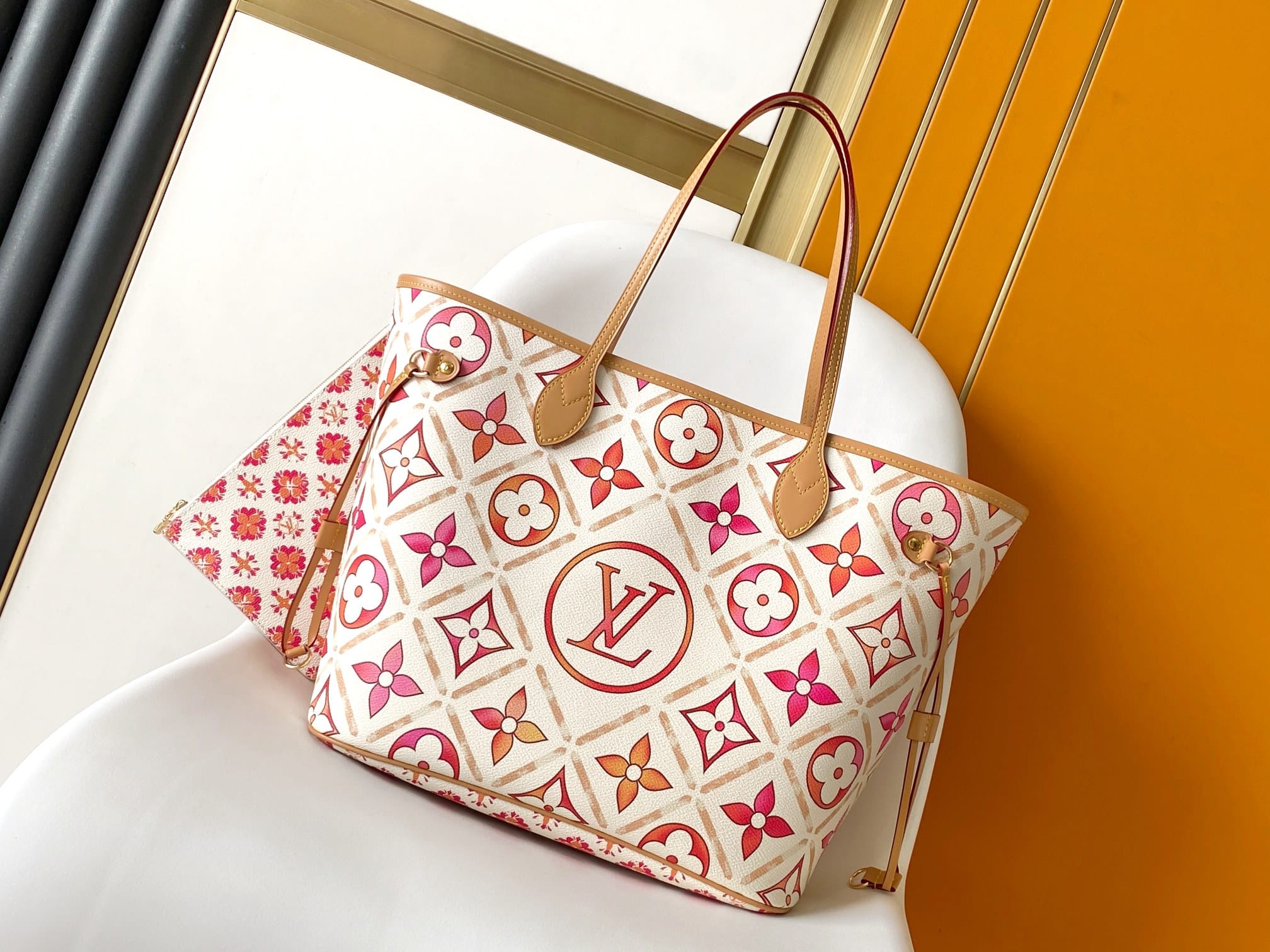 Louis Vuitton Neverfull MM Tote Bag in Monogram Canvas - Coral