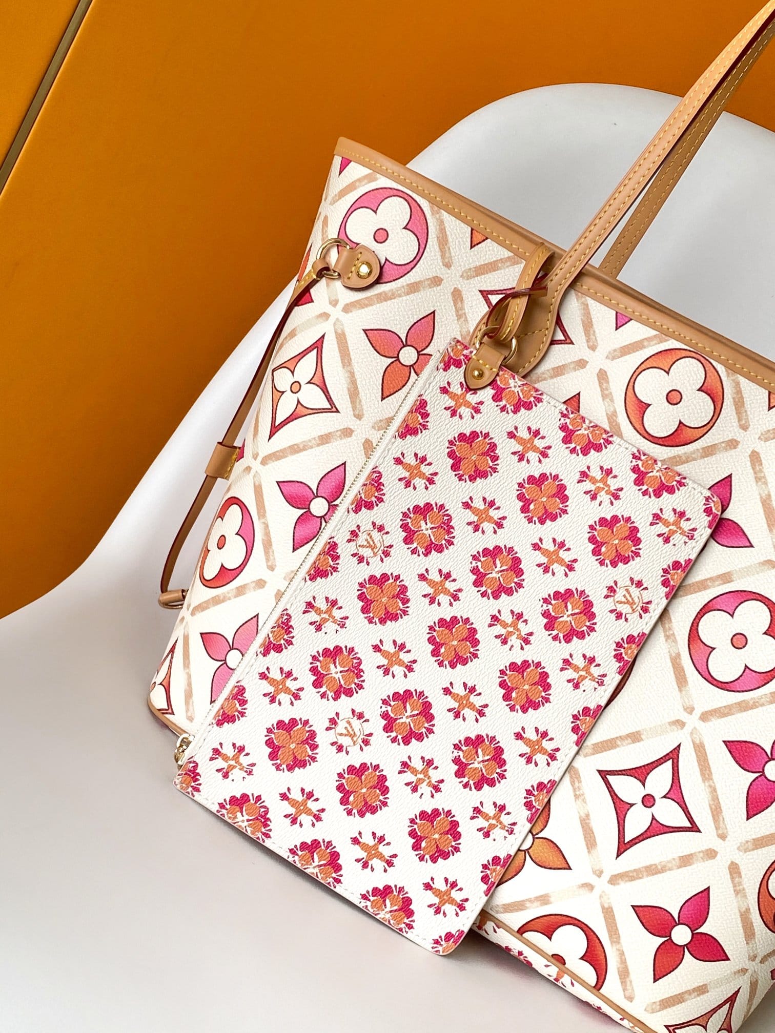 Louis Vuitton Neverfull MM Tote Bag in Monogram Canvas - Coral