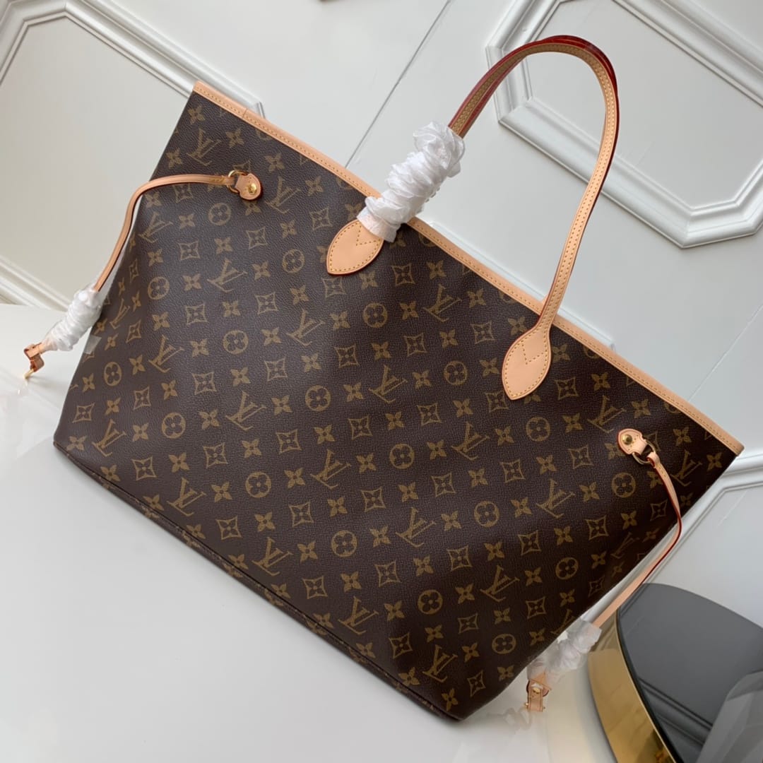 Louis Vuitton Neverfull GM Tote Bag in Monogram Canvas - Beige