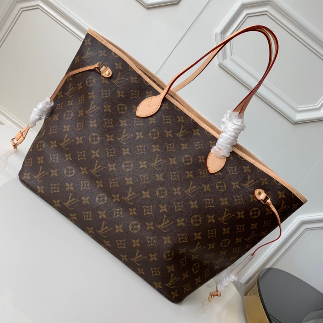 Louis Vuitton Neverfull GM Tote Bag in Monogram Canvas - Beige