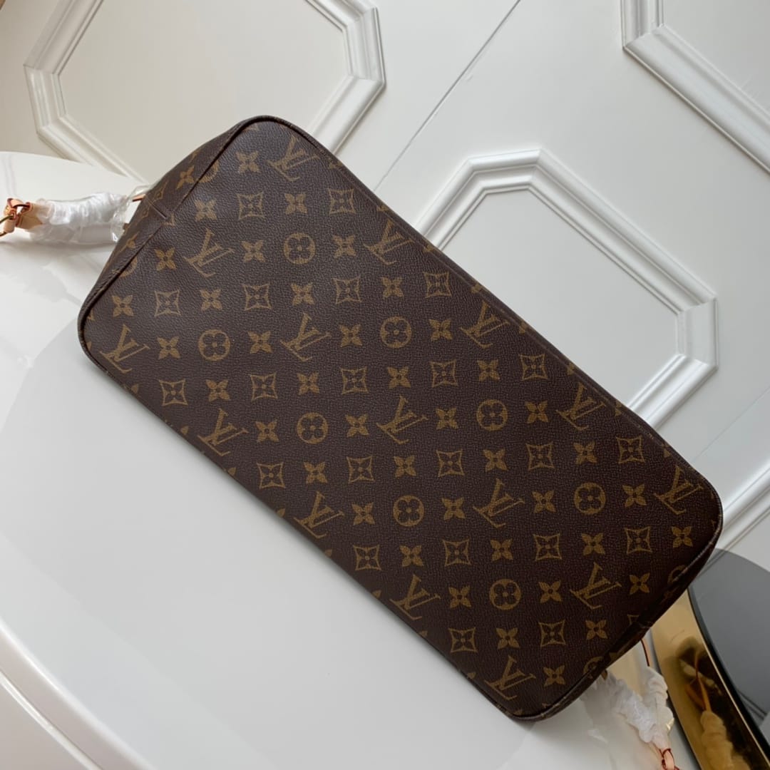 Louis Vuitton Neverfull GM Tote Bag in Monogram Canvas - Beige