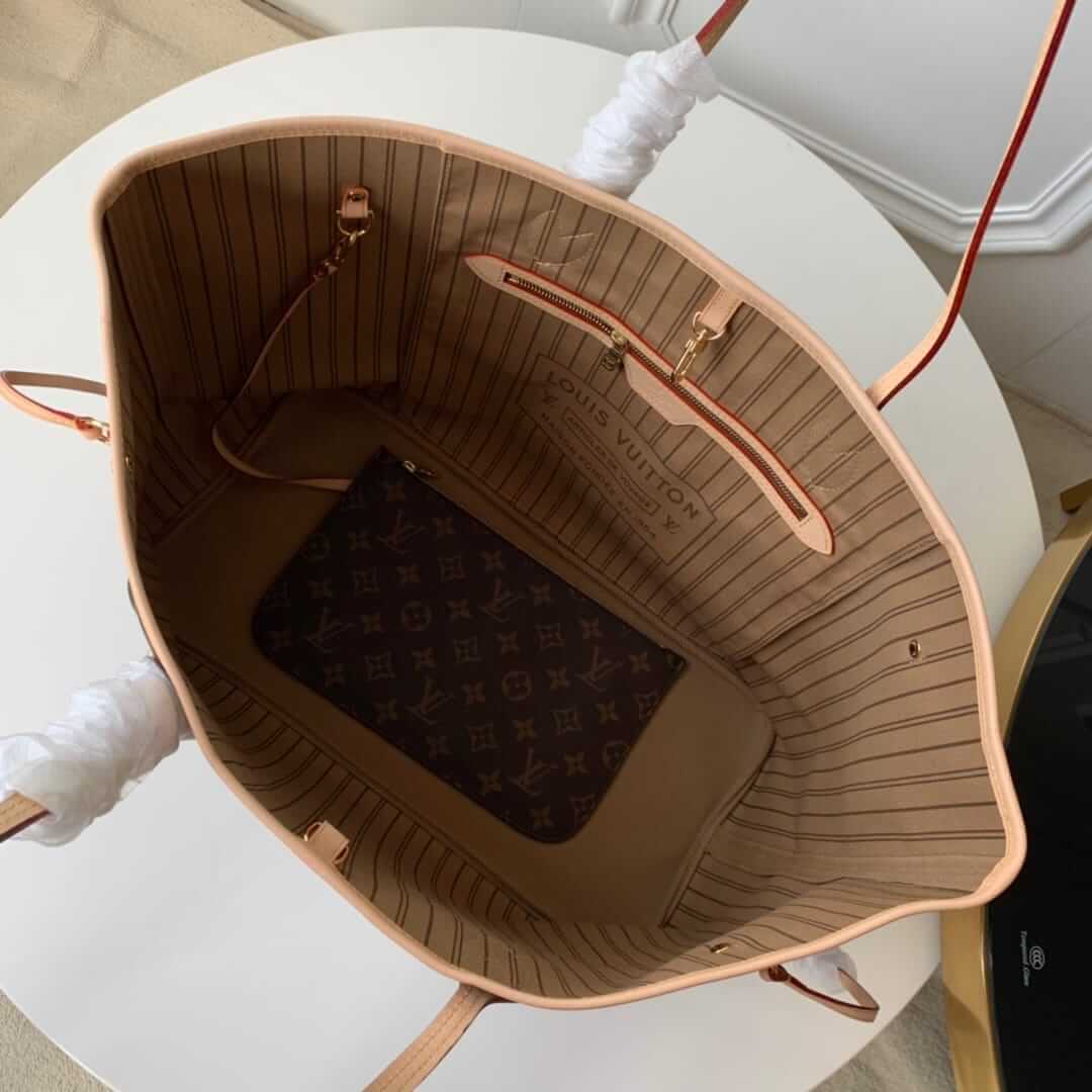 Louis Vuitton Neverfull GM Tote Bag in Monogram Canvas - Beige