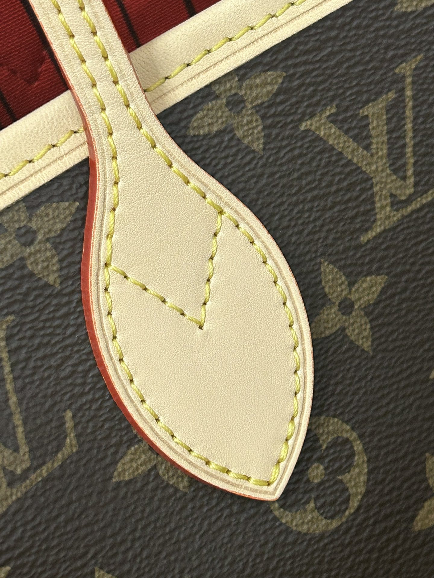 Louis Vuitton Neverfull Bandoulière Inside Out MM Tote Bag - Monogram/Rouge Sari