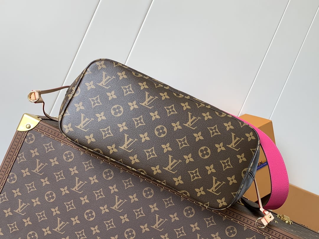 Louis Vuitton Neverfull Bandoulière Inside Out MM Tote Bag - Monogram/Rose Pondichery