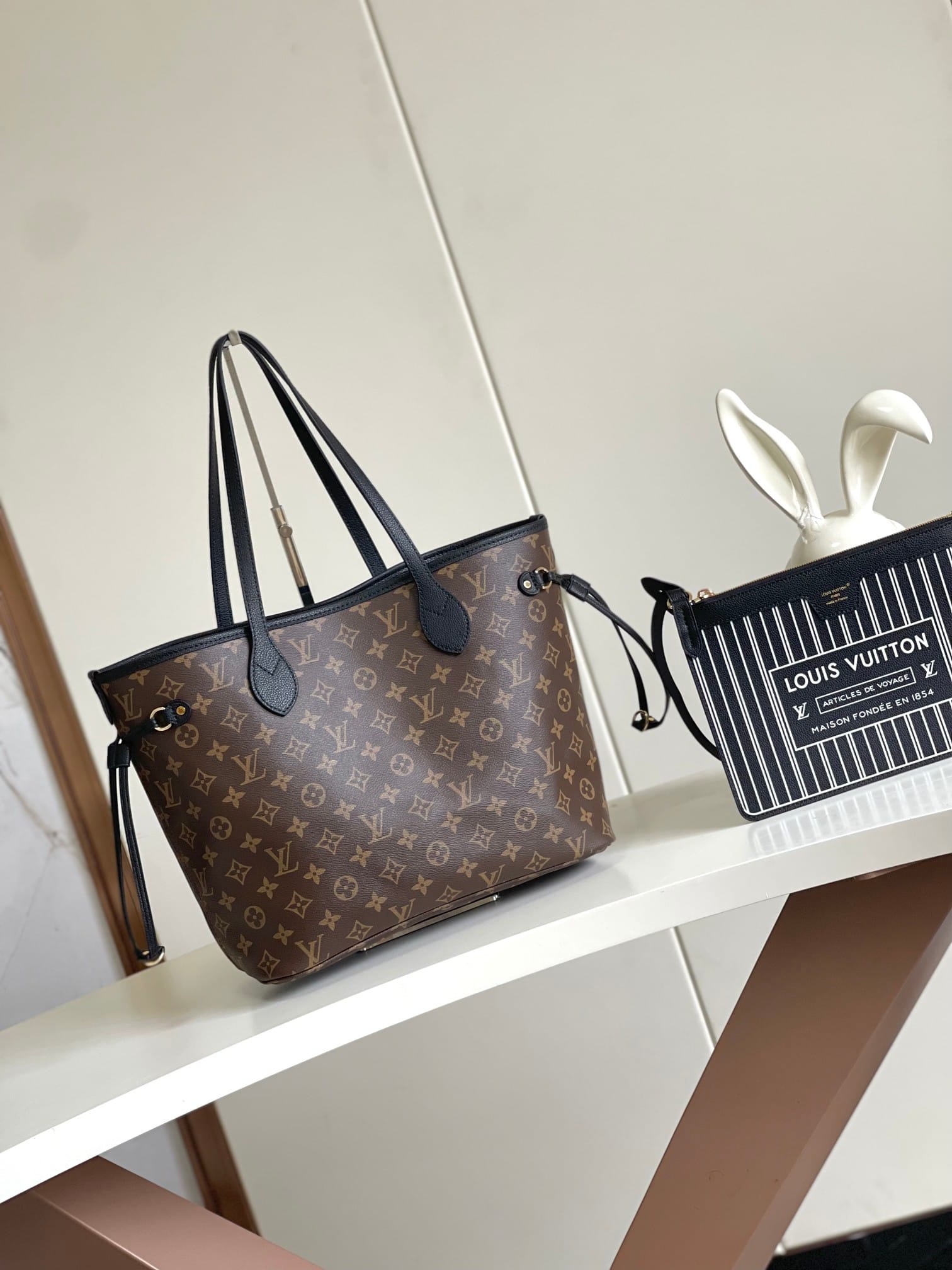 Louis Vuitton Neverfull Bandoulière Inside Out MM Tote Bag - Black