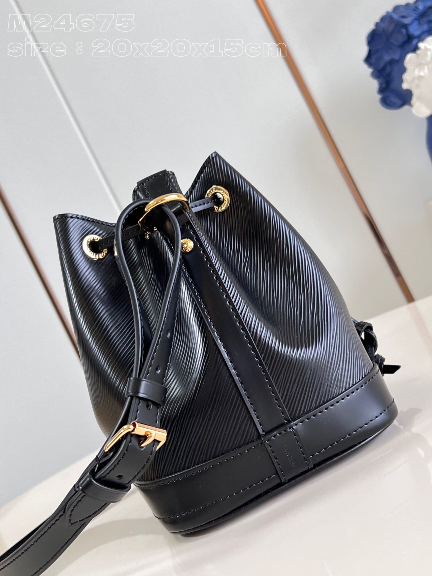 Louis Vuitton Noé BB Bucket Bag in Epi Leather - Black