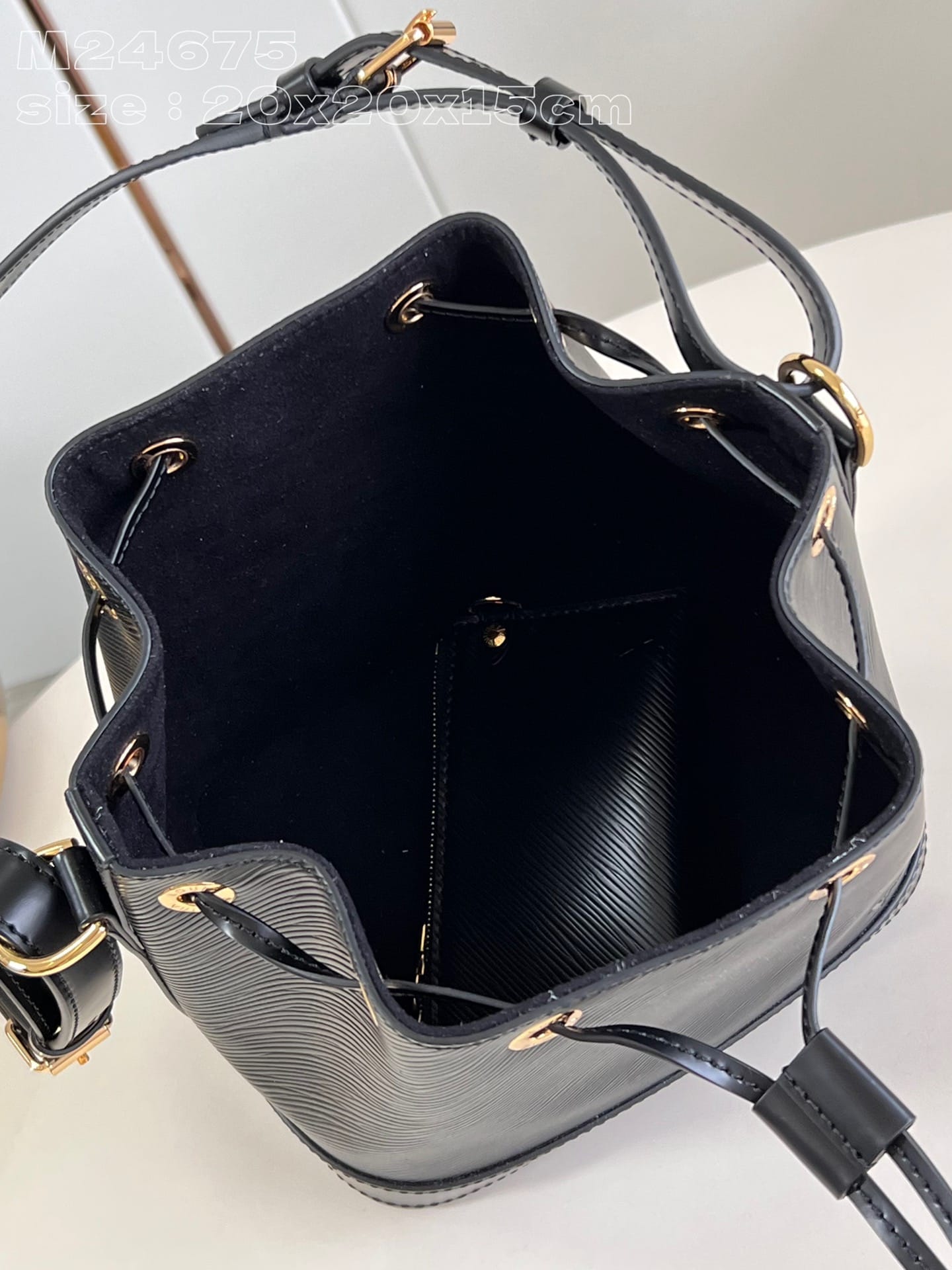 Louis Vuitton Noé BB Bucket Bag in Epi Leather - Black