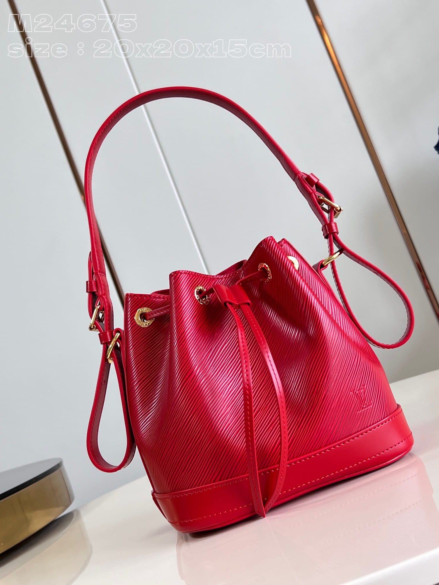 Louis Vuitton Noé BB Bucket Bag in Epi Leather - Red