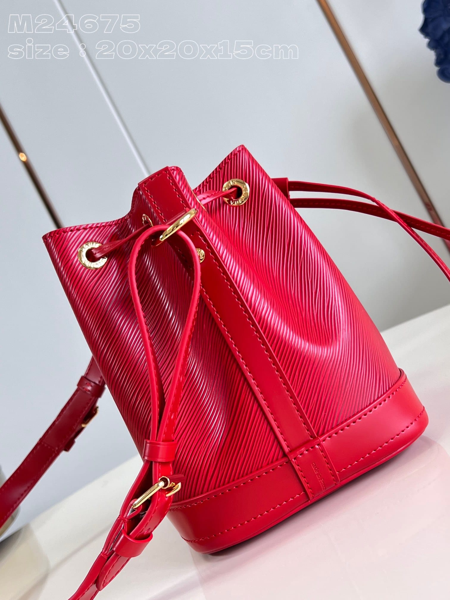 Louis Vuitton Noé BB Bucket Bag in Epi Leather - Red