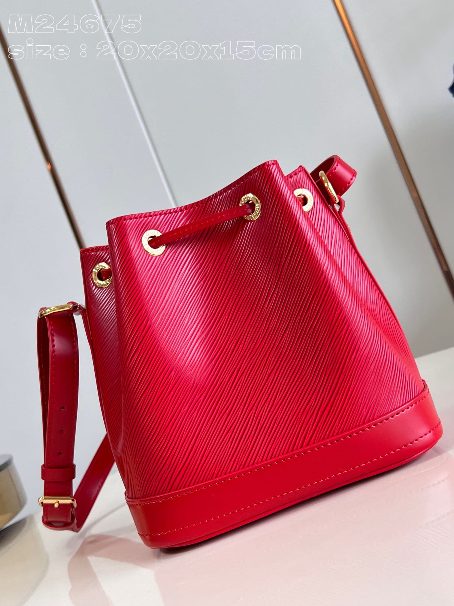 Louis Vuitton Noé BB Bucket Bag in Epi Leather - Red