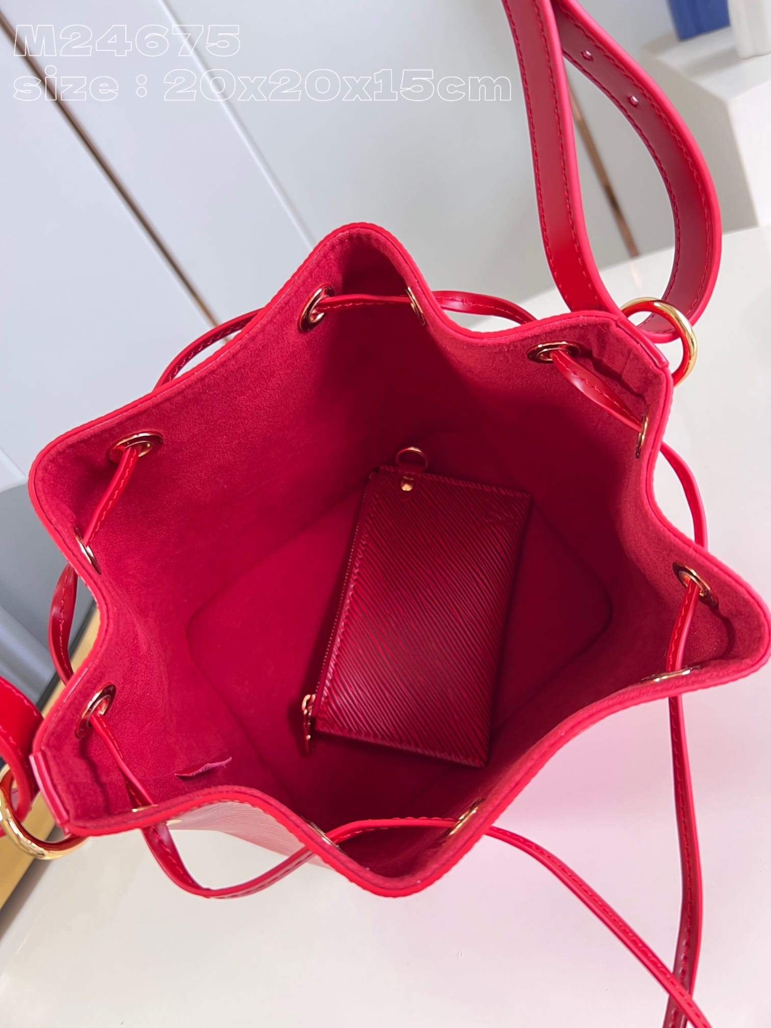 Louis Vuitton Noé BB Bucket Bag in Epi Leather - Red