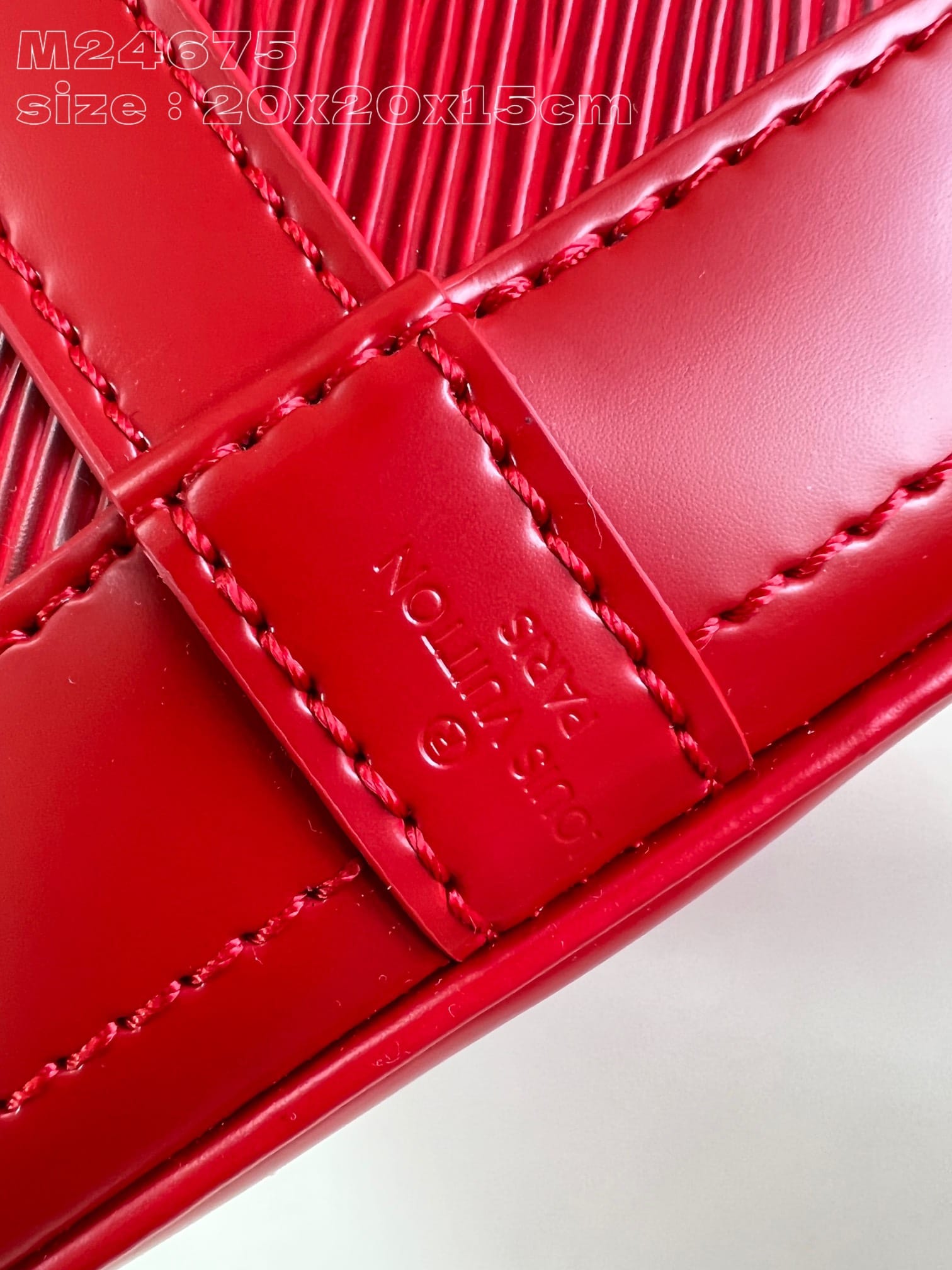 Louis Vuitton Noé BB Bucket Bag in Epi Leather - Red