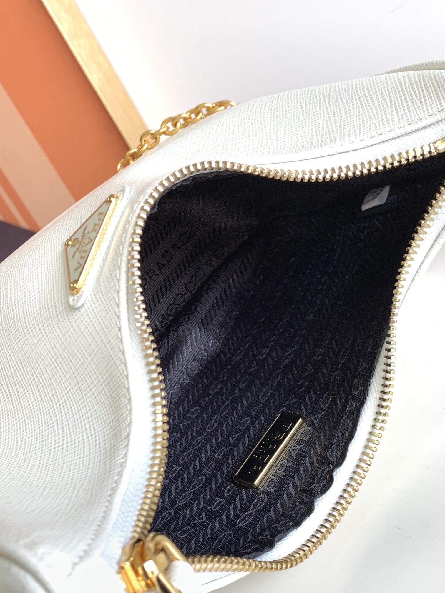 Prada Re-Edition 2005 Saffiano Leather Shoulder Bag - White