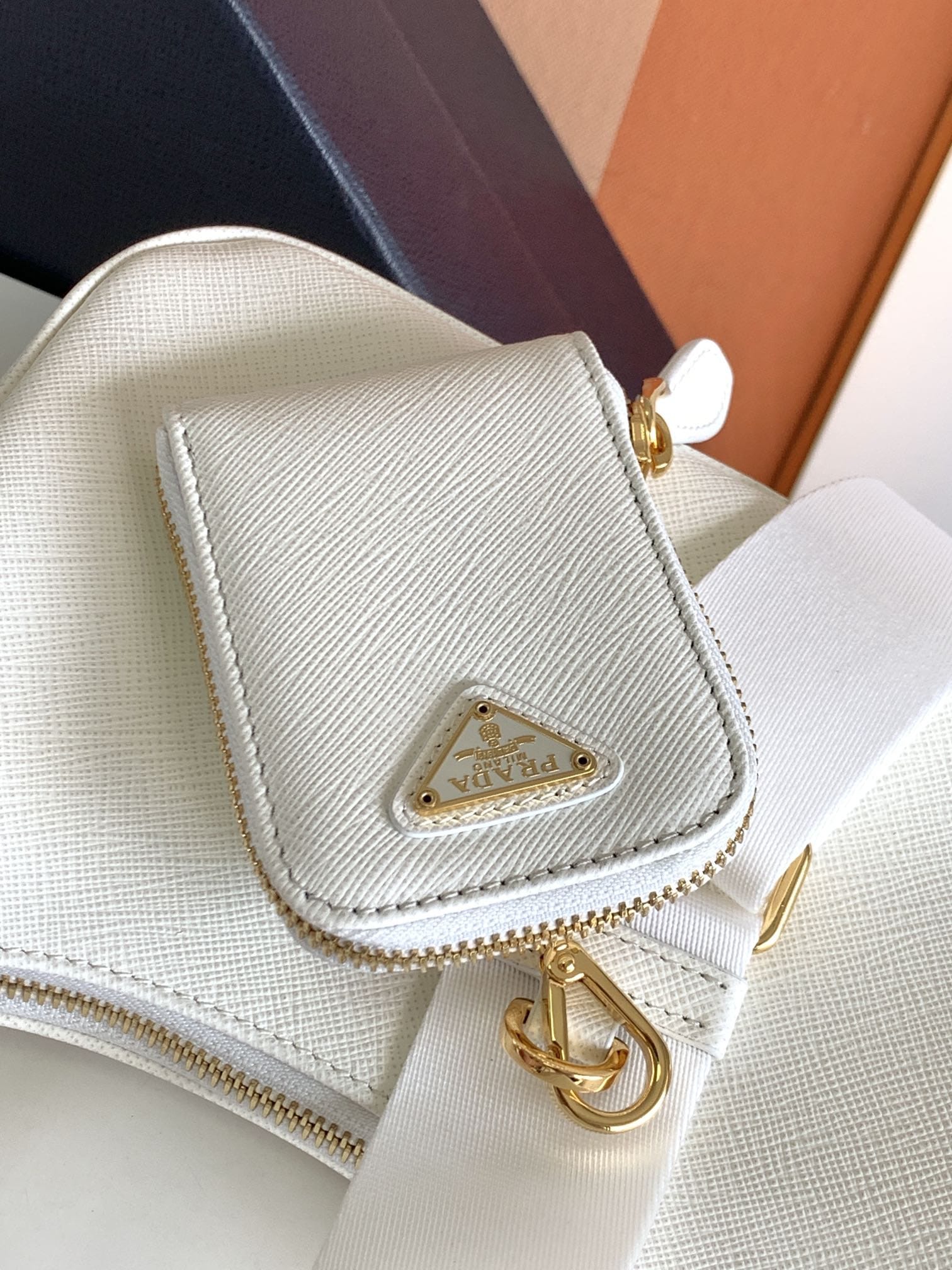 Prada Re-Edition 2005 Saffiano Leather Shoulder Bag - White