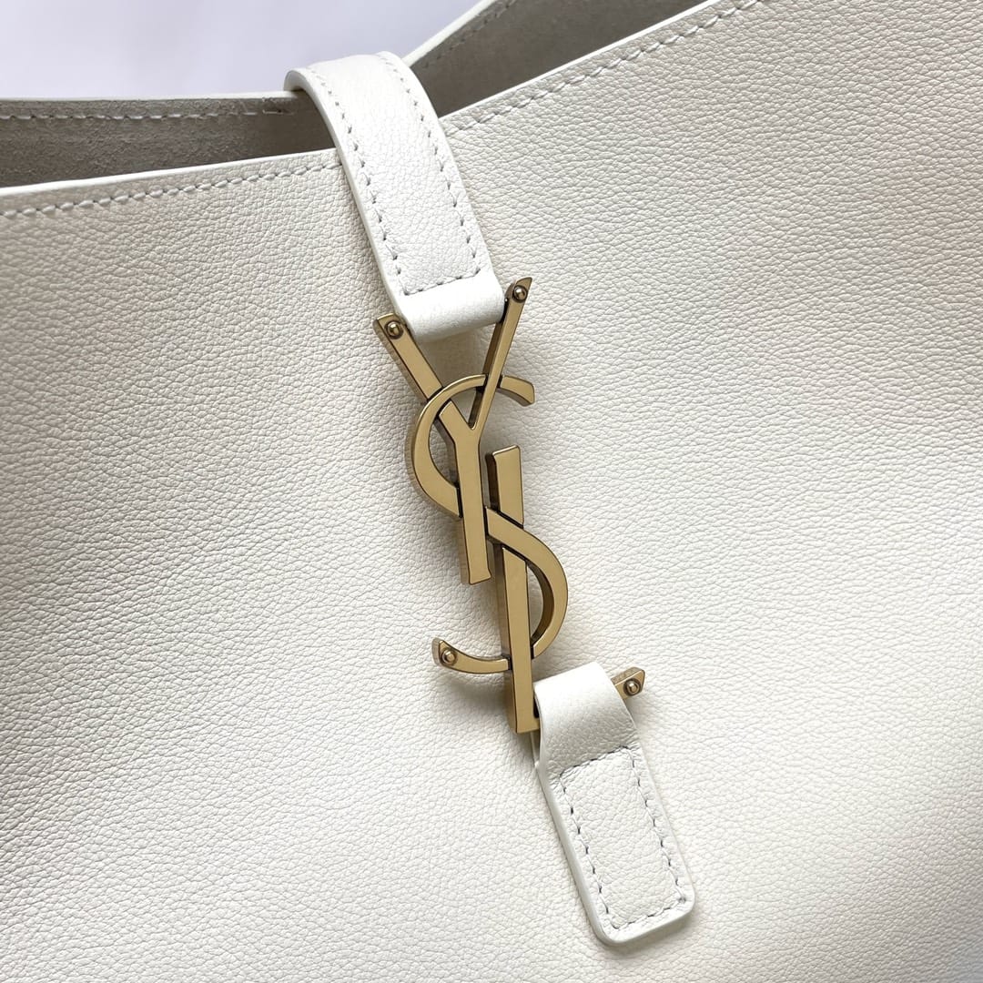 Saint Laurent Le 5 À 7 Supple Large Shoulder Bag In Grained Leather - White & Gold