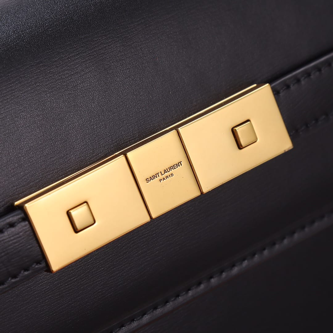 Saint Laurent Manhattan Medium Shoulder Bag In Leather - Black & Gold