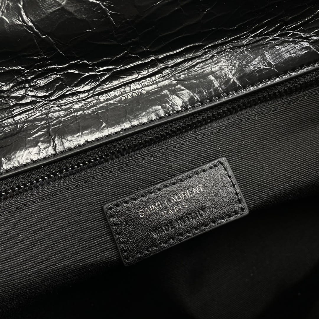 Saint Laurent Niki Medium Shoulder Bag In Vintage Leather - So Black